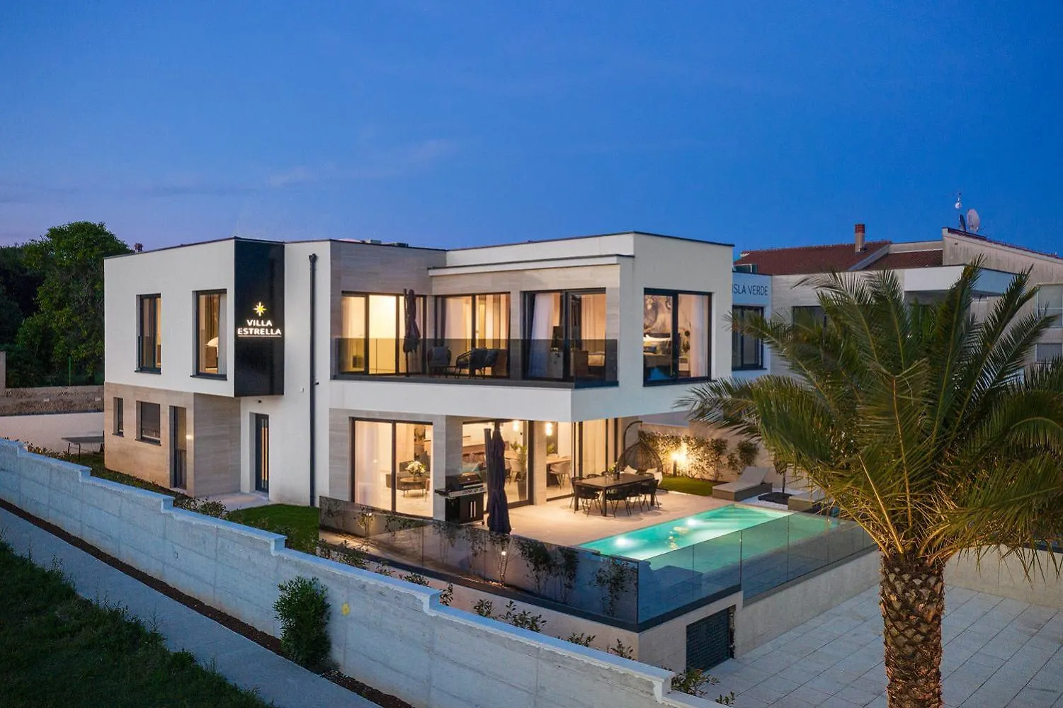 Villa Estrella In Medulin For 10 People With Sauna & Whirpool Just 6 M From The Sea
