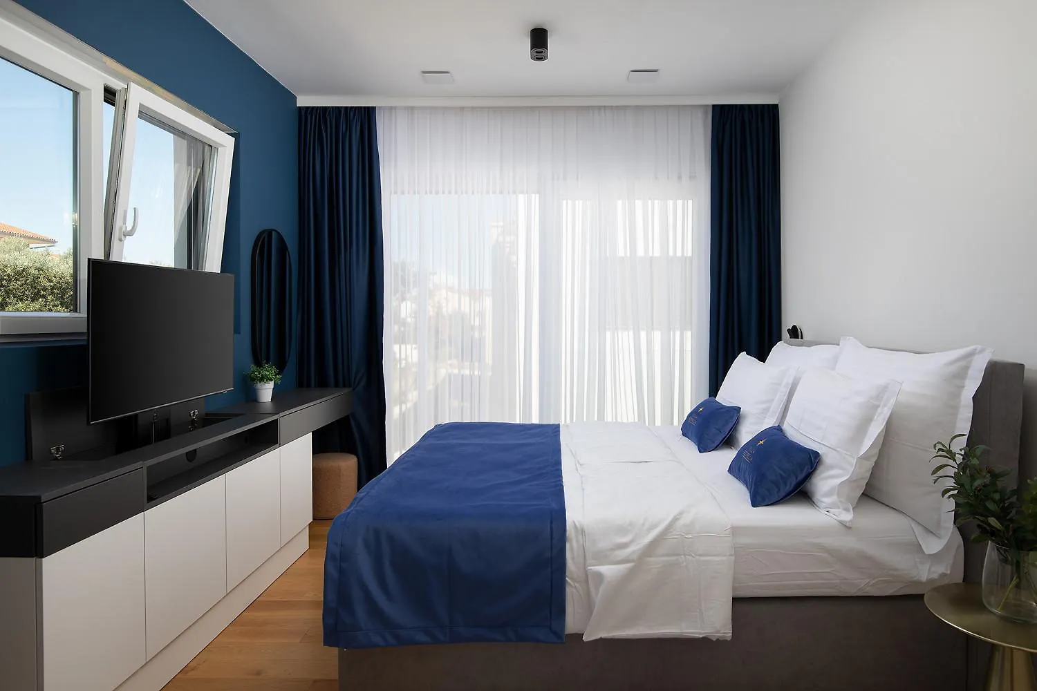 Villa Estrella In Medulin For 10 People With Sauna & Whirpool Just 6 M From The Sea