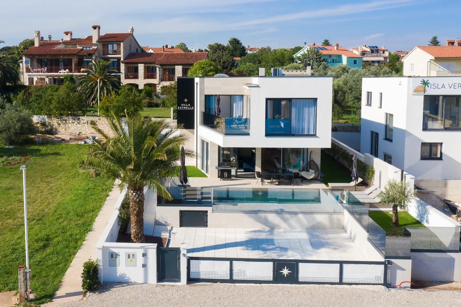 Villa Estrella In Medulin For 10 People With Sauna & Whirpool Just 6 M From The Sea Croatia