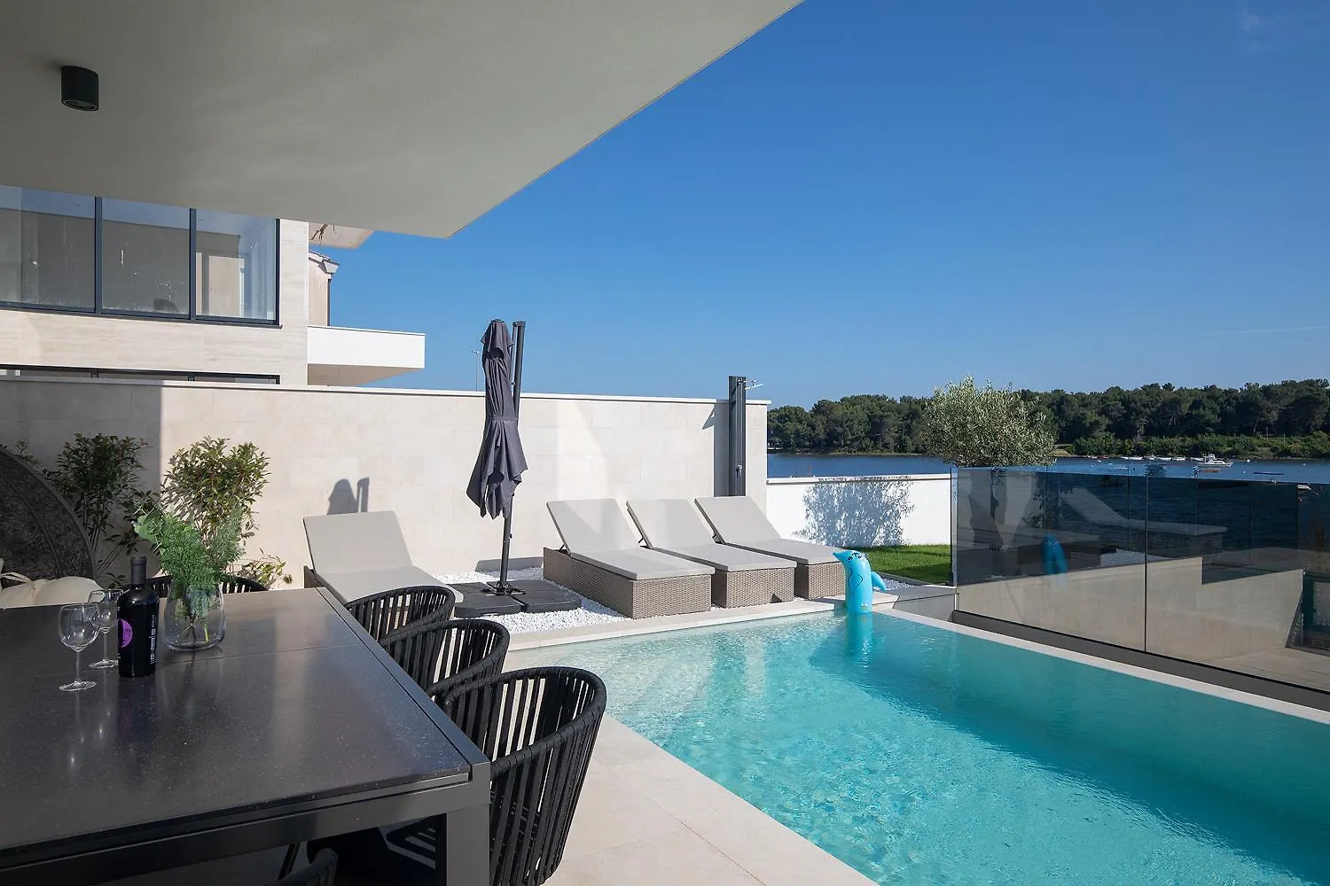 Villa Estrella In Medulin For 10 People With Sauna & Whirpool Just 6 M From The Sea 0*,  Croatia