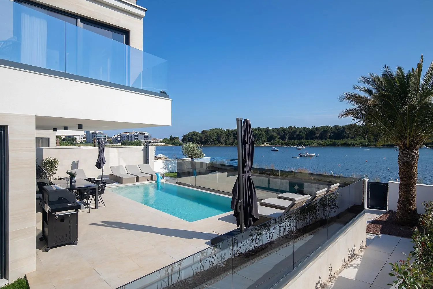 Villa Estrella In Medulin For 10 People With Sauna & Whirpool Just 6 M From The Sea